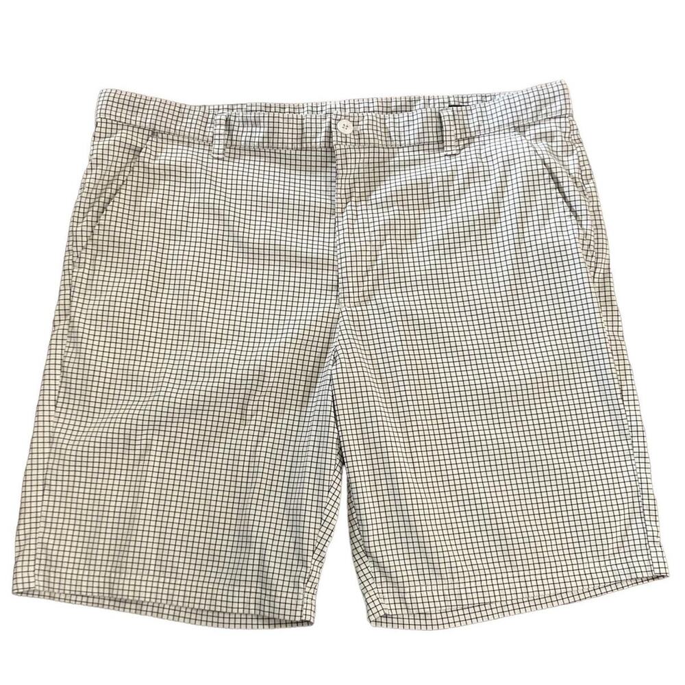IZOD Golf Men's Black/White Plaid 10" Inseam Casual Golf Shorts | Size 42